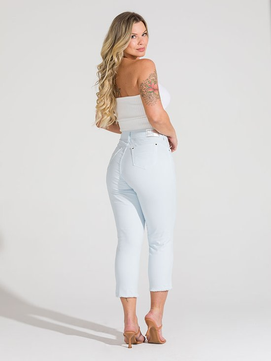Calça Feminina Jeans Capri Tri-blend Lycra Modeladora