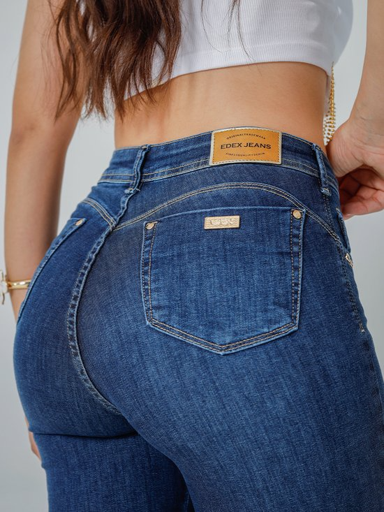 Calça Feminina Jeans Cigarrete Recorte na Barra