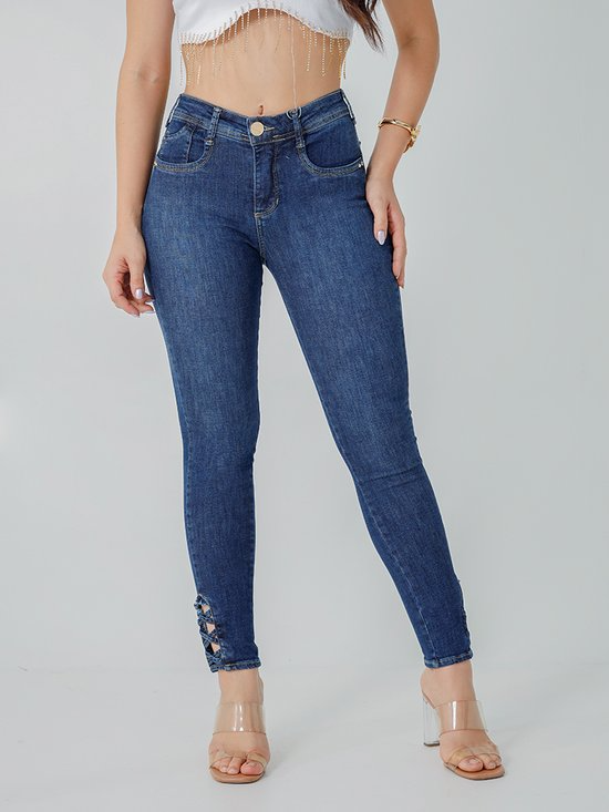 Calça Feminina Jeans Cigarrete Recorte na Barra