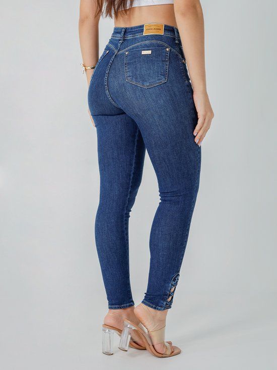 Calça Feminina Jeans Cigarrete Recorte na Barra