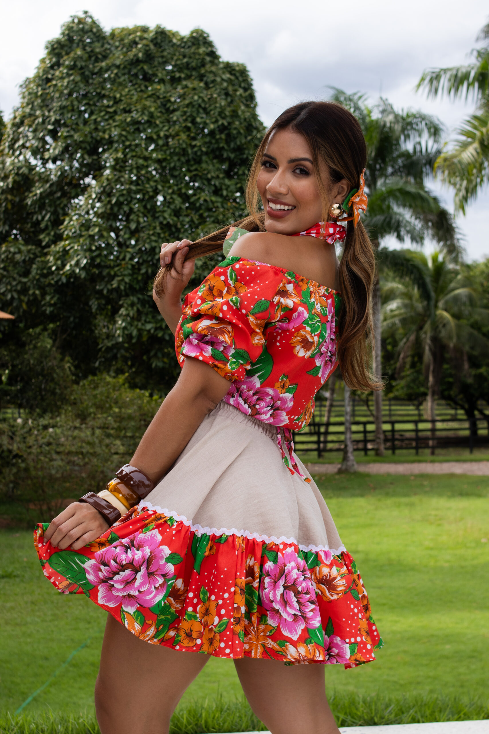 Conjunto Cropped junino Xita + Saia junina rot linho + Laço junino