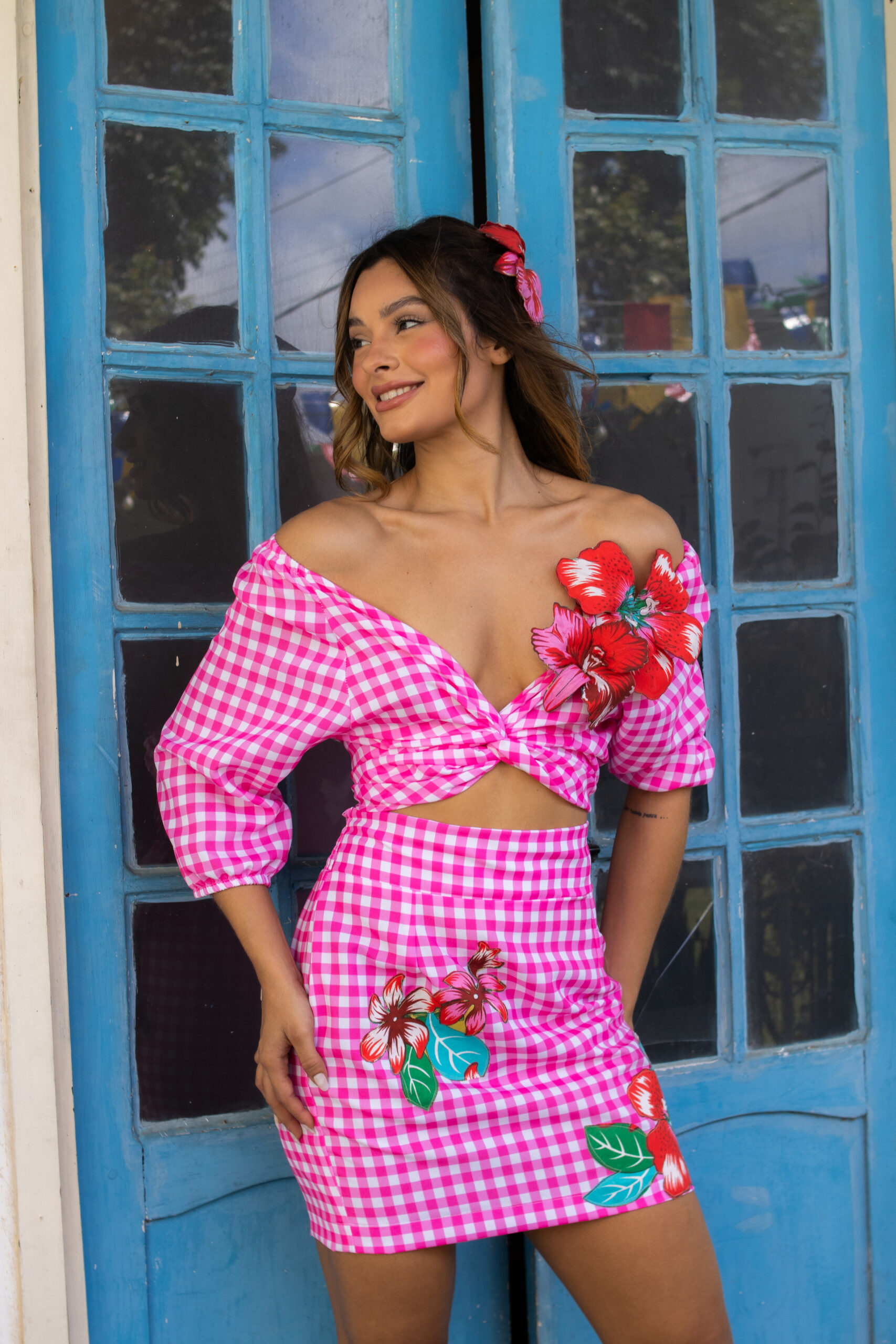 Conjunto Cropped junino xadrez + Saia junina tubo + Tiara Junina