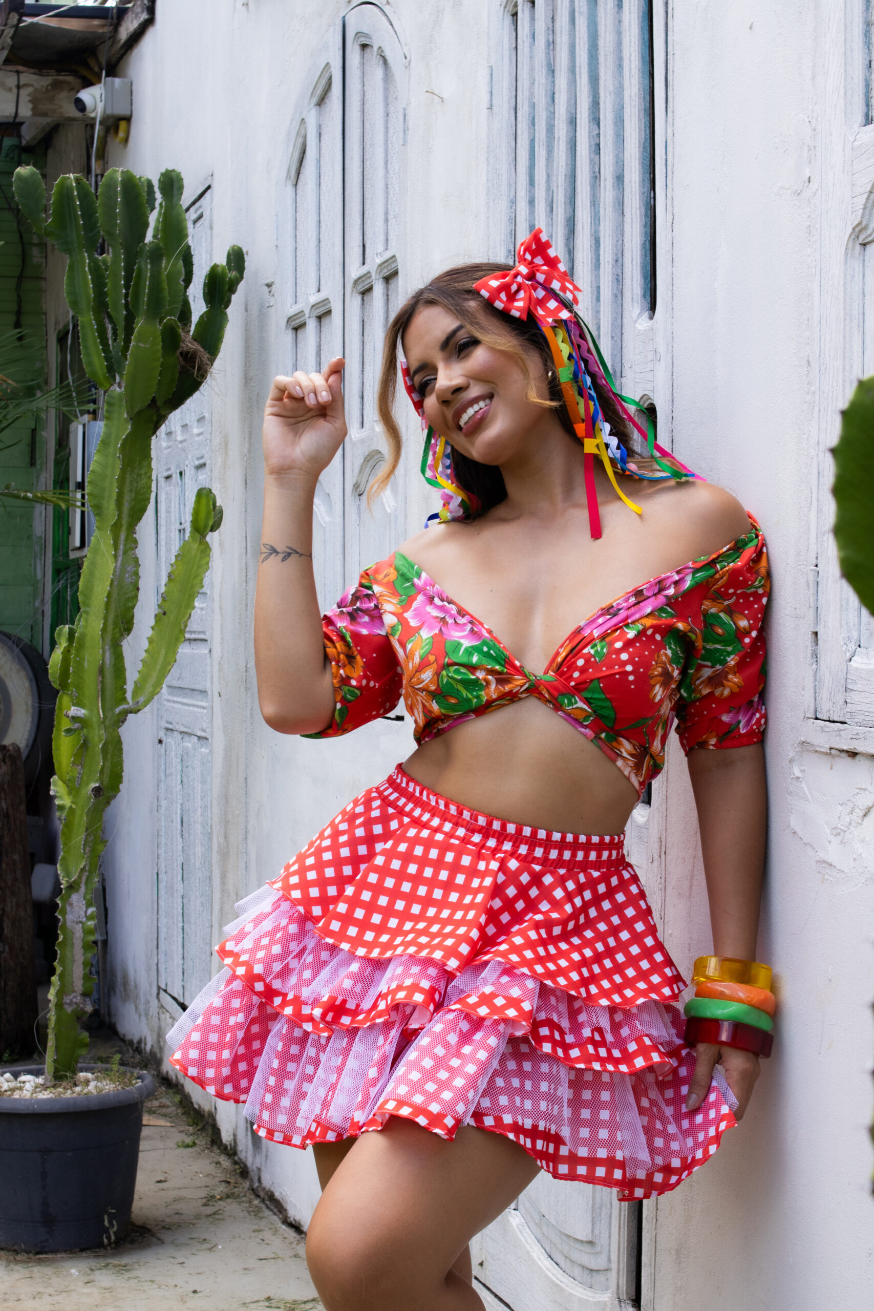 Conjunto Cropped junino xadrez + Saia junina xadrez + Laço junino xadrez