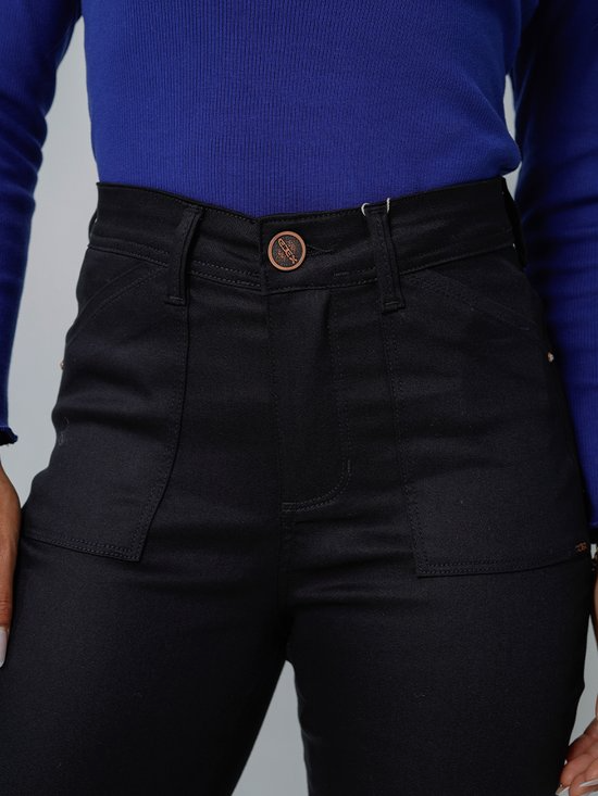 Calça Feminina Sarja Boot Cut para Baixinhas (Não Desbota)