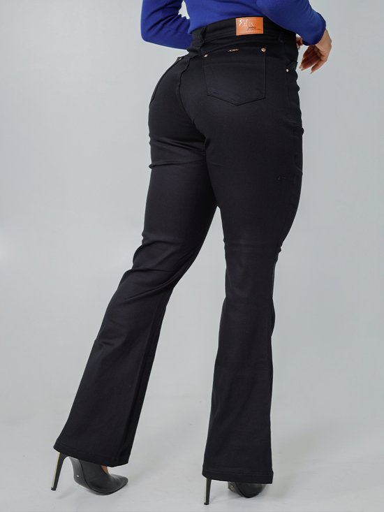 Calça Feminina Sarja Boot Cut para Baixinhas (Não Desbota)