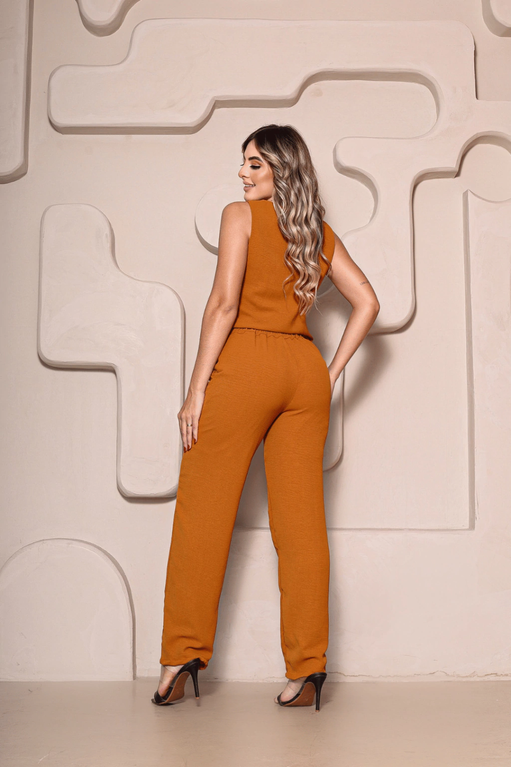 Conjunto de Calça Mais Blusa Manga Cavada (2cj Por R$149 Somente hoje)