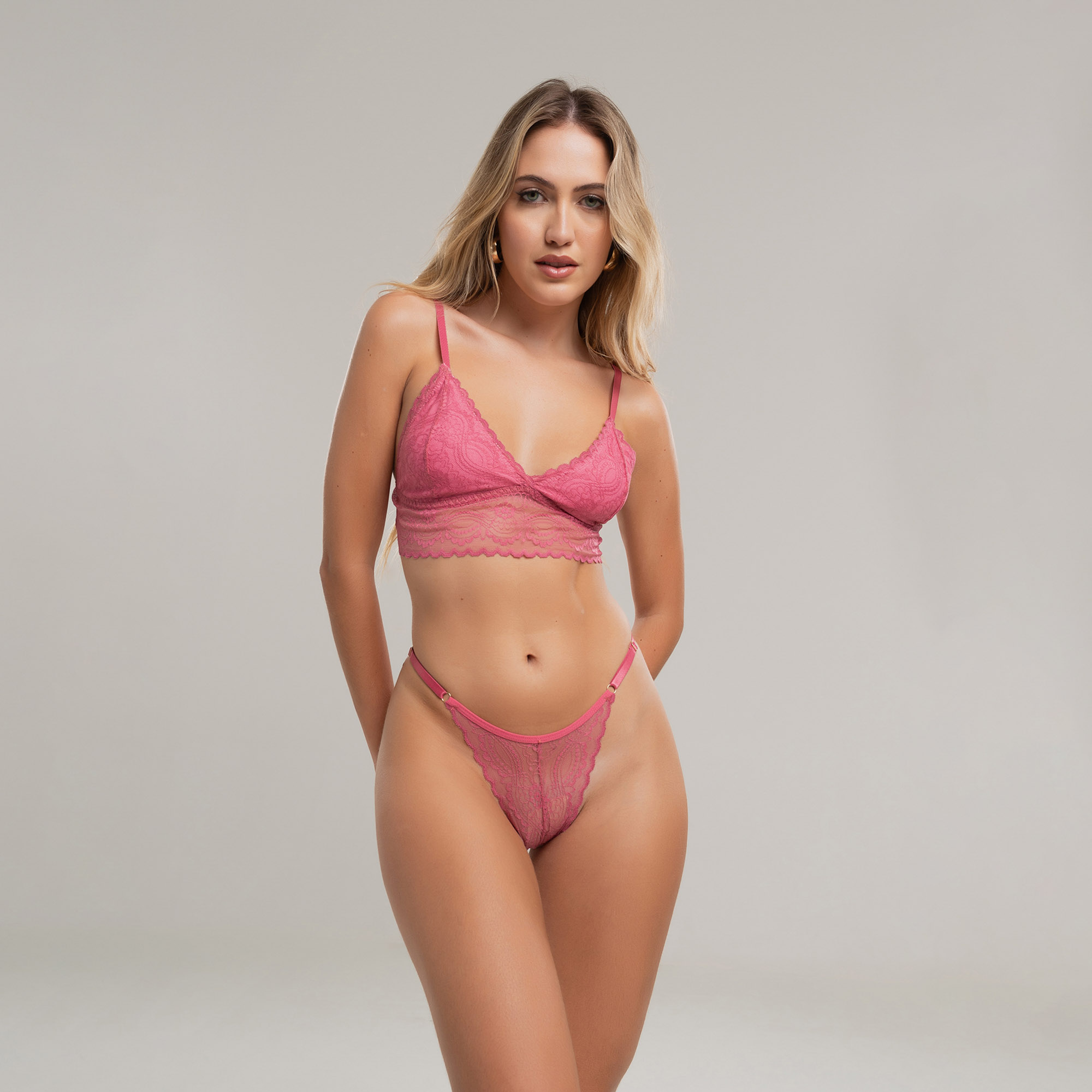Conjunto em Renda Sutiã Triângulo