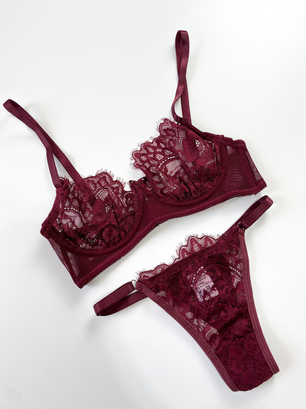 Conjunto de lingerie Sofia em tule e renda sem bojo, com aro de sustentação