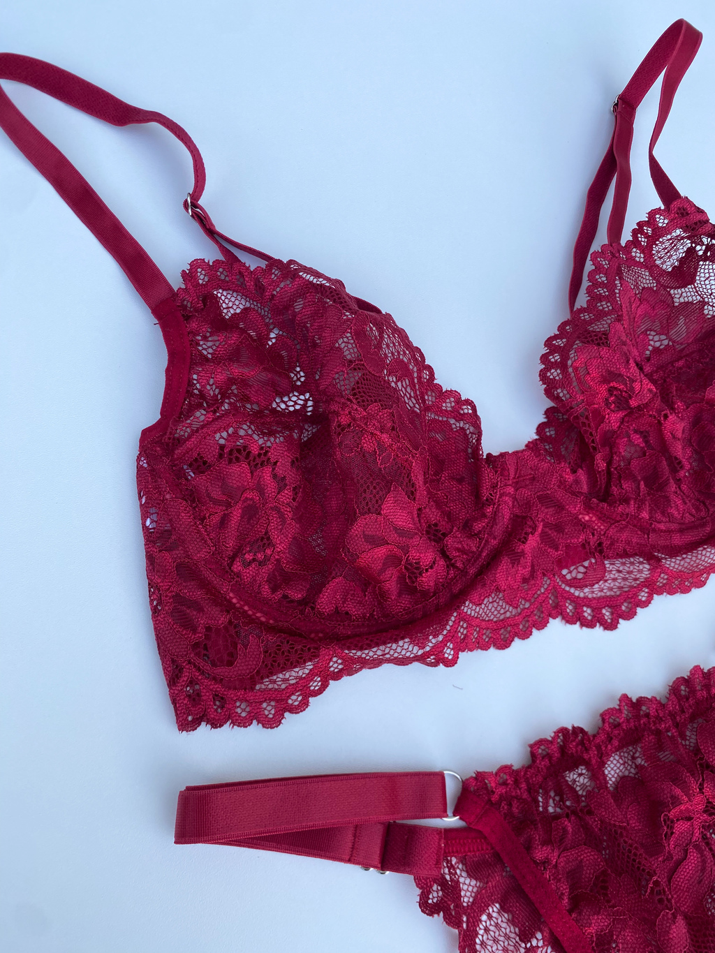 Conjunto de lingerie Dark, em renda, sem bojo, com aro de sustentação