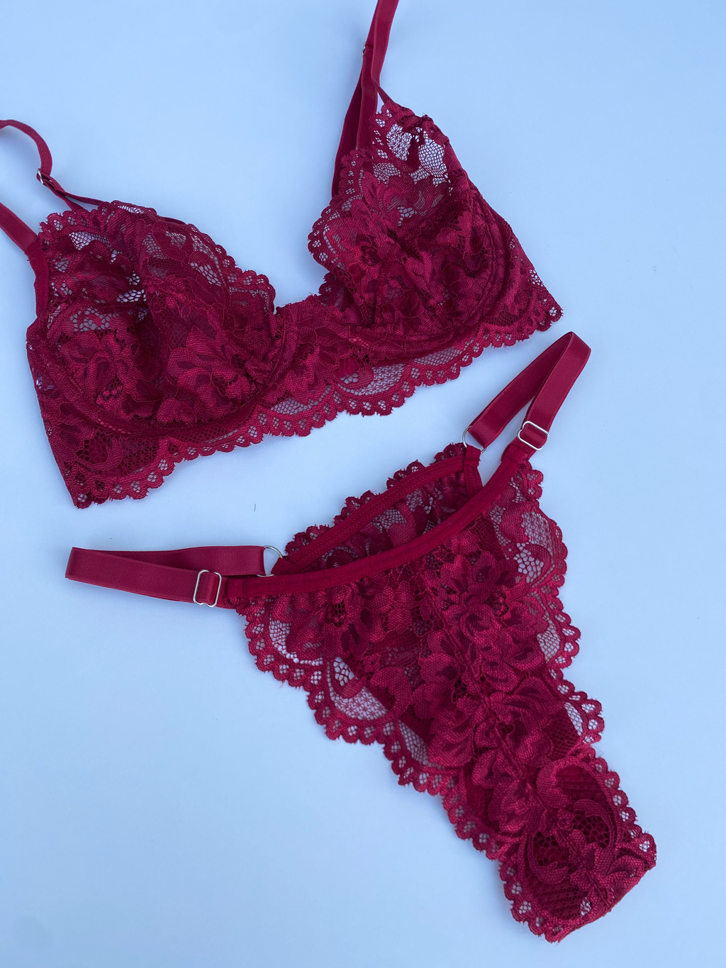 Conjunto de lingerie Dark, em renda, sem bojo, com aro de sustentação