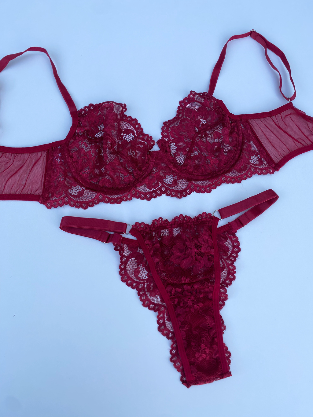 Conjunto de lingerie Dark, em renda, sem bojo, com aro de sustentação