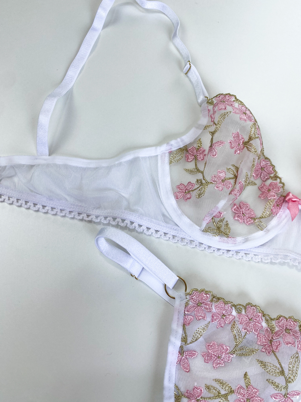 Conjunto de lingerie Julieta em tule sem bojo, com aro de sustentação