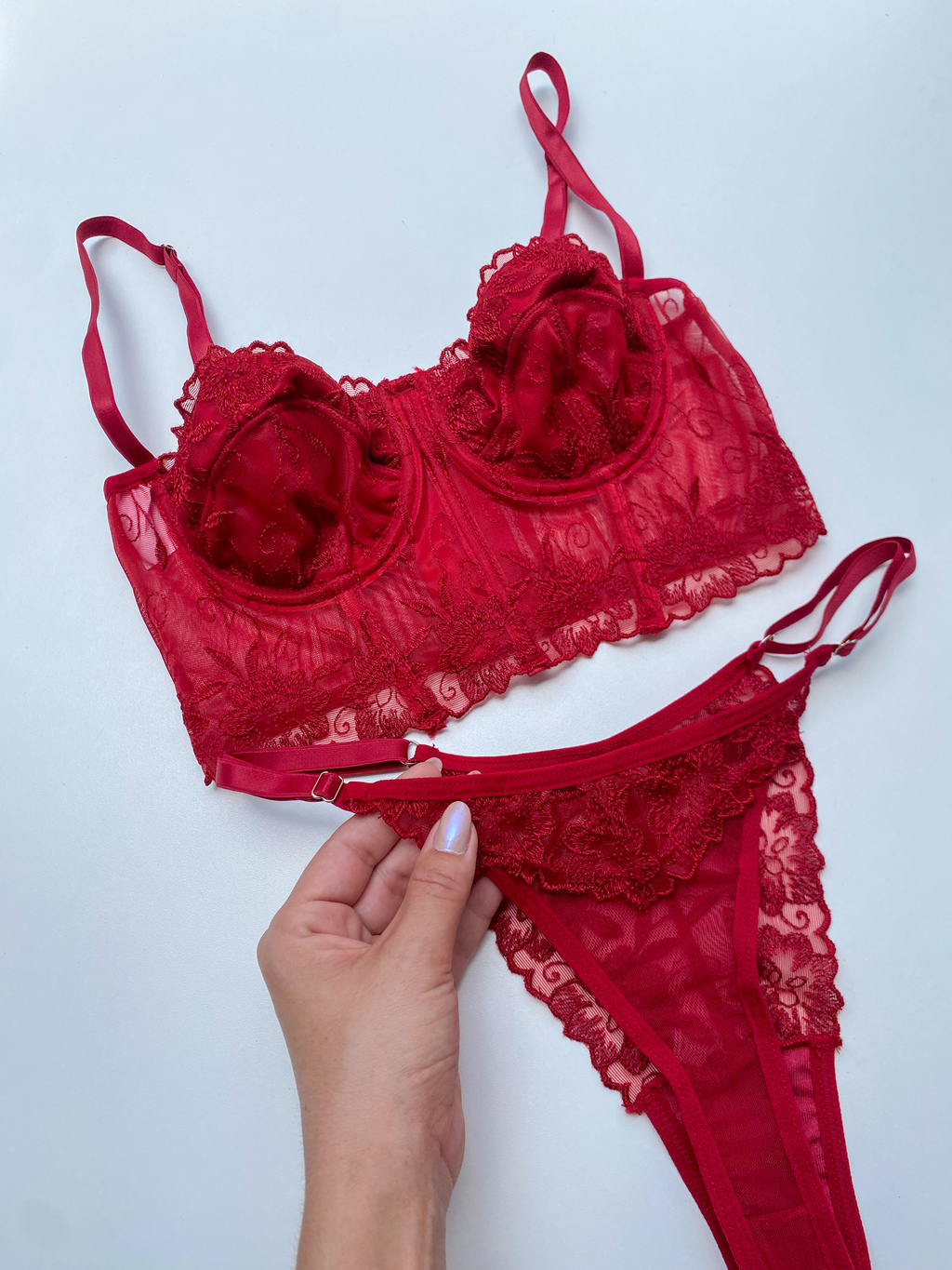 Conjunto Serena em tule bordado, sem bojo com aro de sustentação